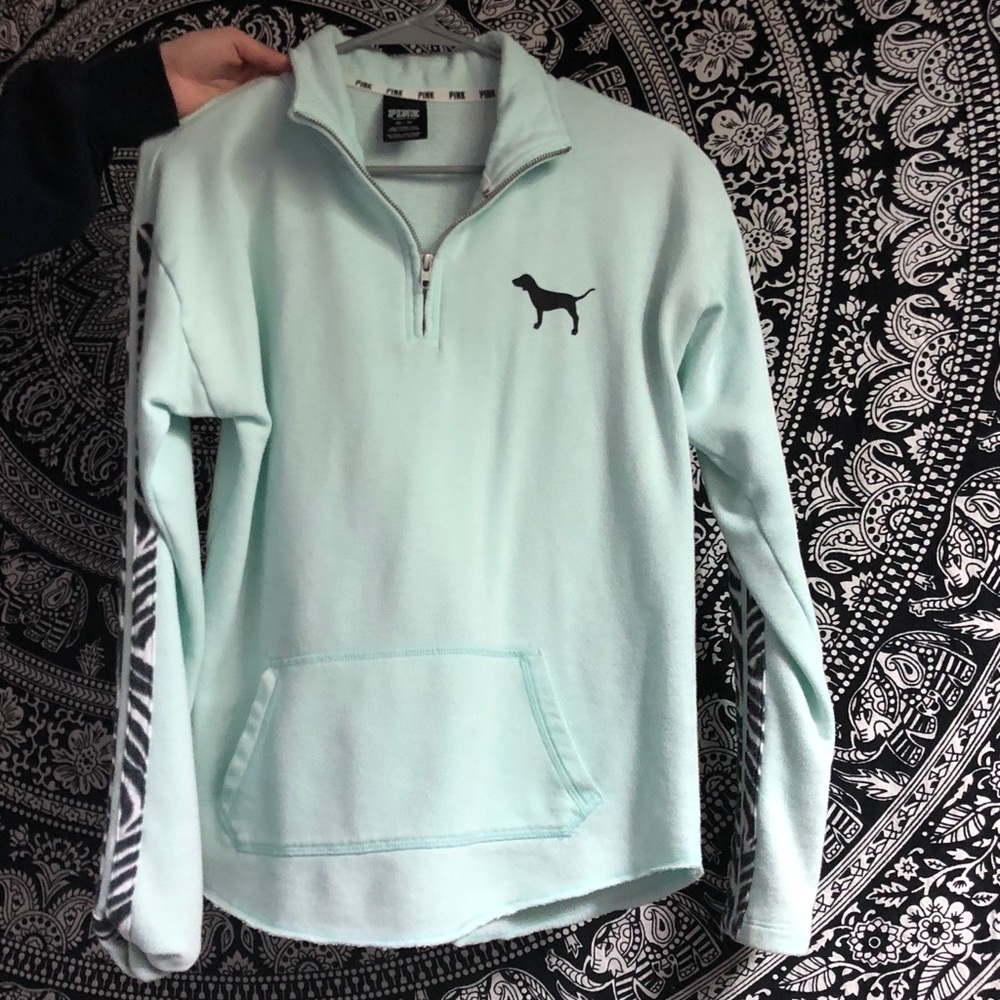 Pink brand sweatshirt (XS)